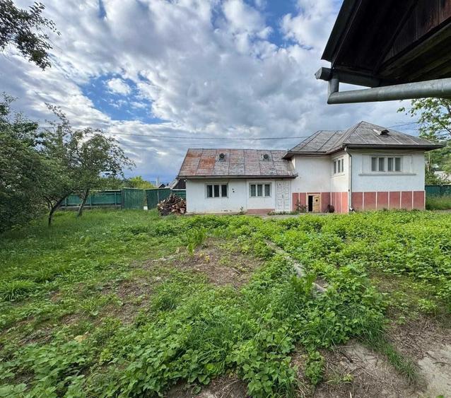 Casă cu 4 camere în Central