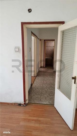 Apartament cu 3 camere în Nufărul