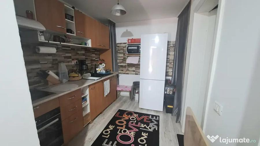 Apartament cu 2 camere decomandat în Sânpetru