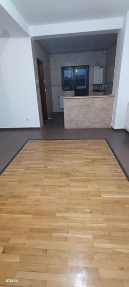 Casă cu 5 camere decomandat cu Teren 120 Mp în Rahova