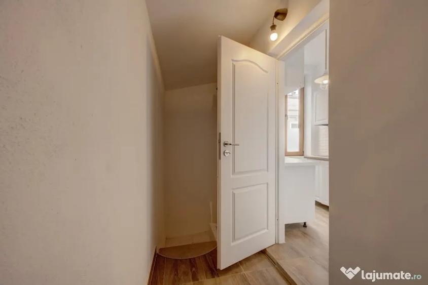 In Cartierul Evreiesc, casa 3 camere pivnita si mansarda ope - 2