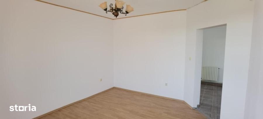 Casă cu 4 camere cu Teren 1438 Mp în Chiscani