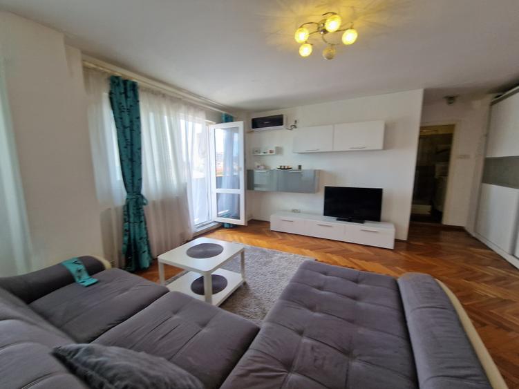 Apartament cu 3 camere decomandat în Circumvalațiunii