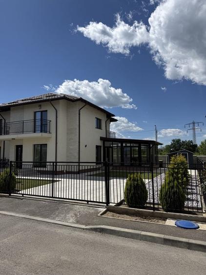 Casă cu 4 camere în Ulmi