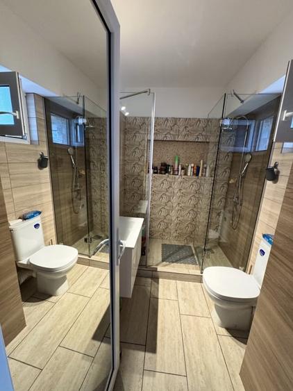 Apartament cu 3 camere decomandat, mobilat în Rovine