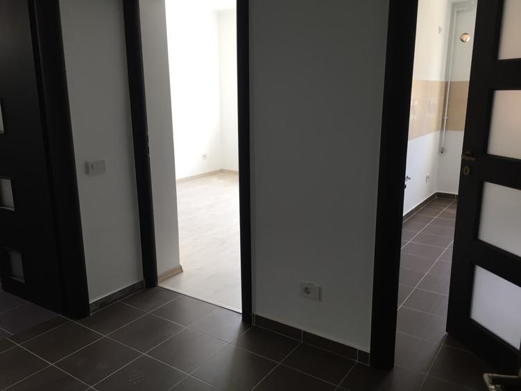 Apartament cu 2 camere decomandat în Haliu
