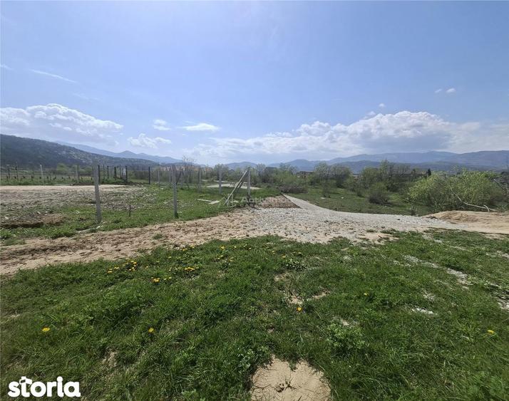 Teren de 500 mp, în Valea Aurie