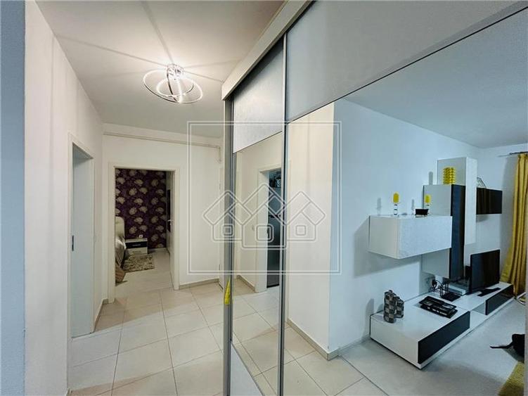 Apartament cu 2 camere decomandat în Exterior Sud