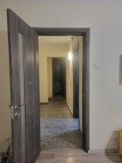 Apartament cu 2 camere decomandat în Crângași
