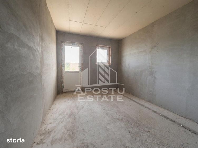 Casă cu 4 camere cu Teren 1439 Mp în Central