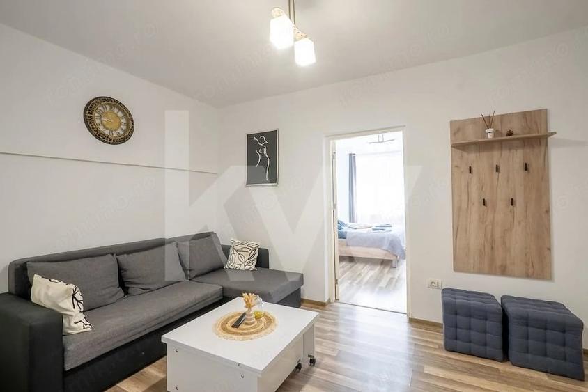 Apartament cu 3 camere semidecomandat în Central