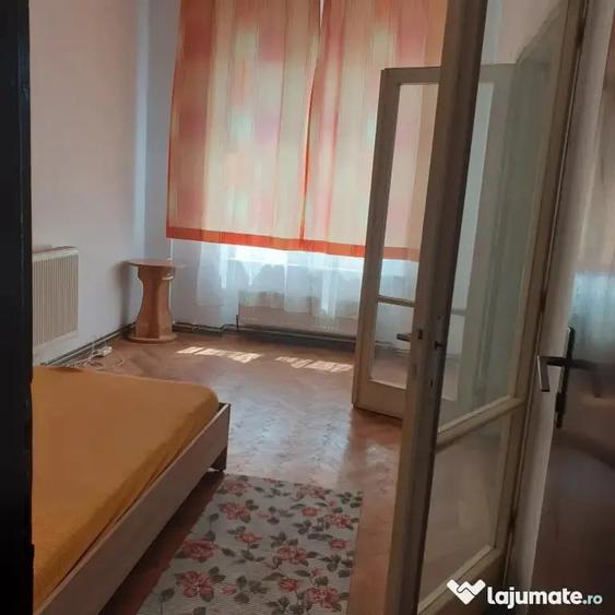 Apartament 2 camere zona TRACTORUL,str Octavian Goga - 1