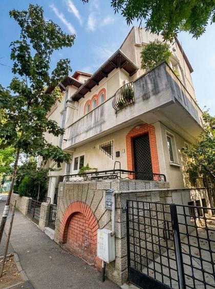 Apartament cu 4 camere circular, mobilat în Primăverii