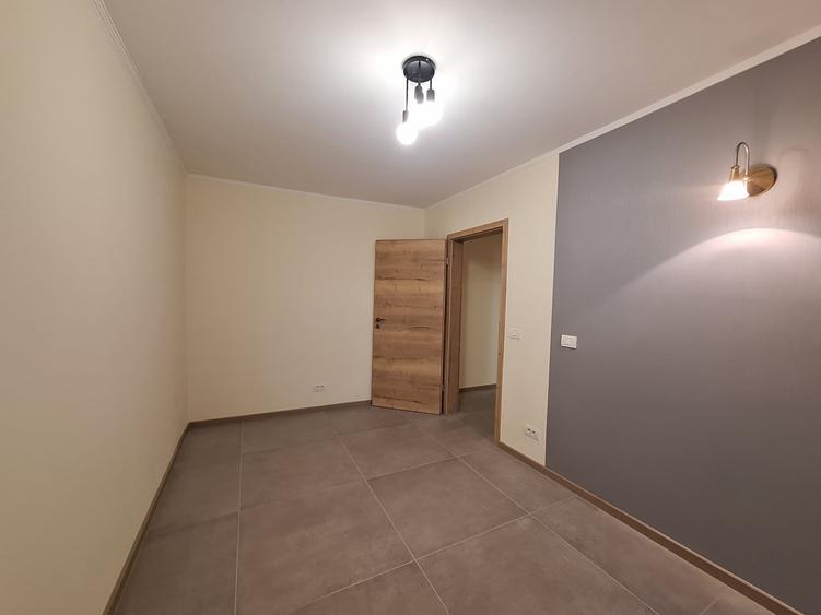 Apartament cu 3 camere decomandat în Complex Studențesc