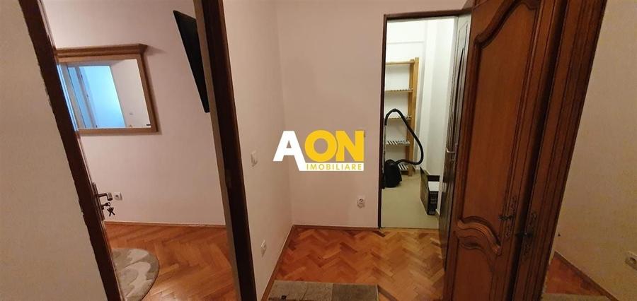 Apartament cu 4 camere decomandat, mobilat în Central