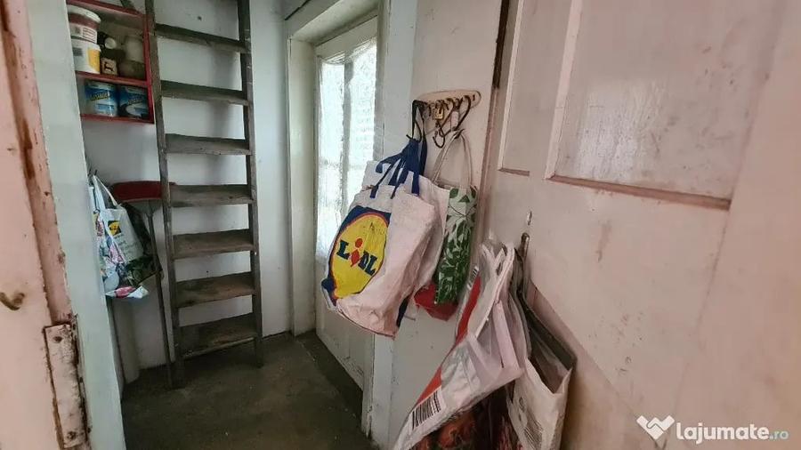 Casă cu 2 camere cu Teren 884 Mp în Pârneava