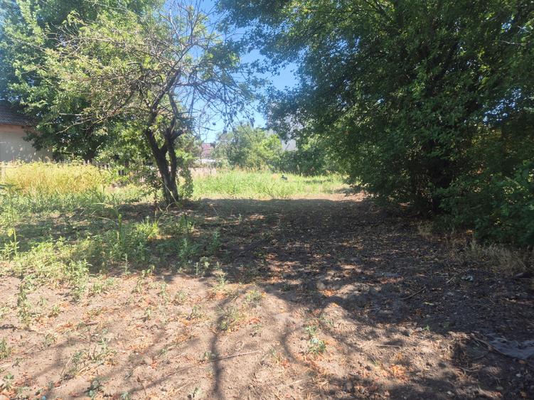 Teren agricol intravilan de 1400 mp, în 23 August