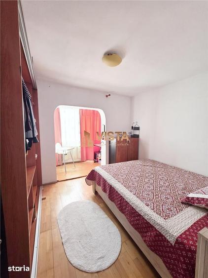 Apartament cu 4 camere decomandat, mobilat în Valea Cetății