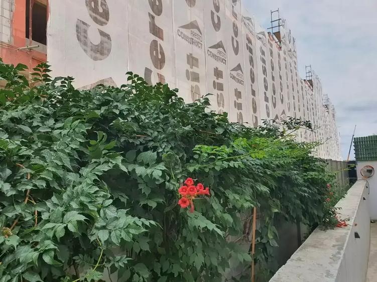 Apartament cu 2 camere decomandat în Titan