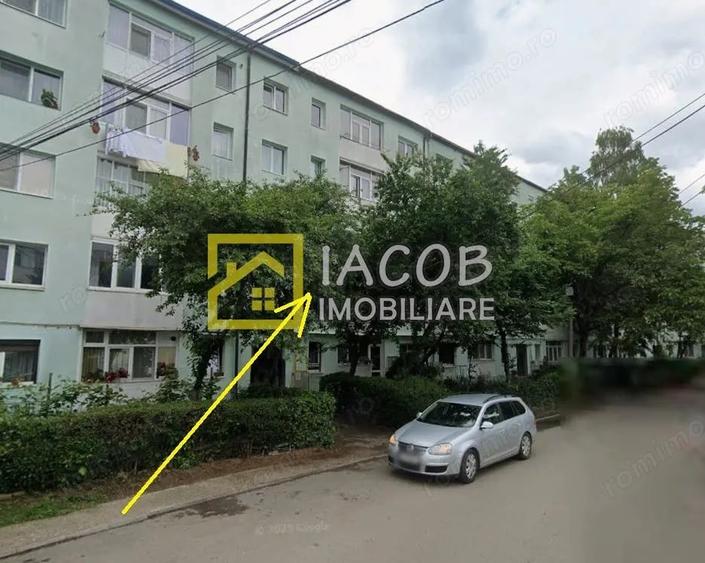 Apartament cu 3 camere semidecomandat în Milcov