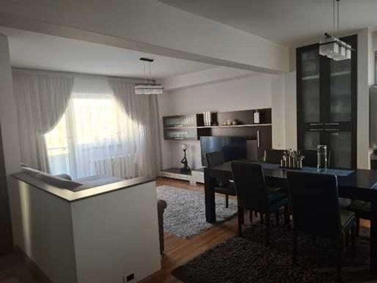 Apartament cu 3 camere decomandat în Nufărul