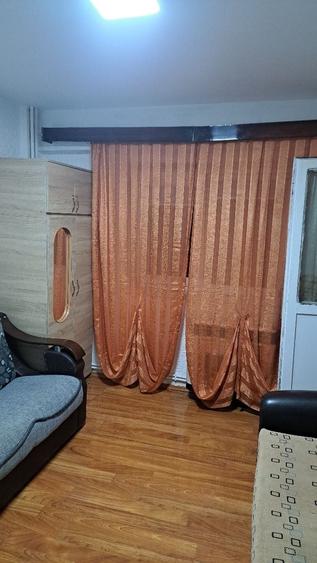 Garsonieră decomandată în Exterior Vest
