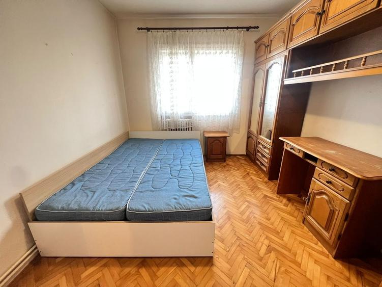 Apartament cu 3 camere decomandat, mobilat în Între Lacuri