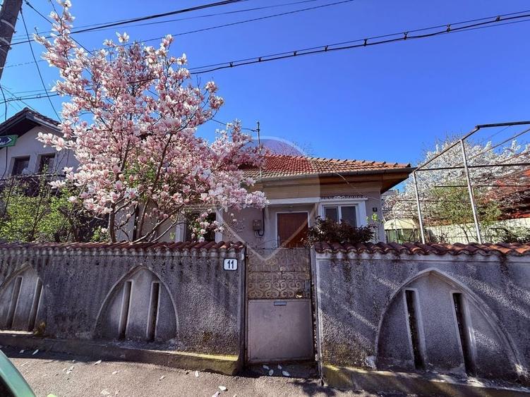 Duplex de vânzare | 4 camere, teren 318 mp | Păcii, Sector 6 - 1
