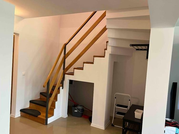 Duplex cu 4 camere cu Teren 246 Mp în Florești