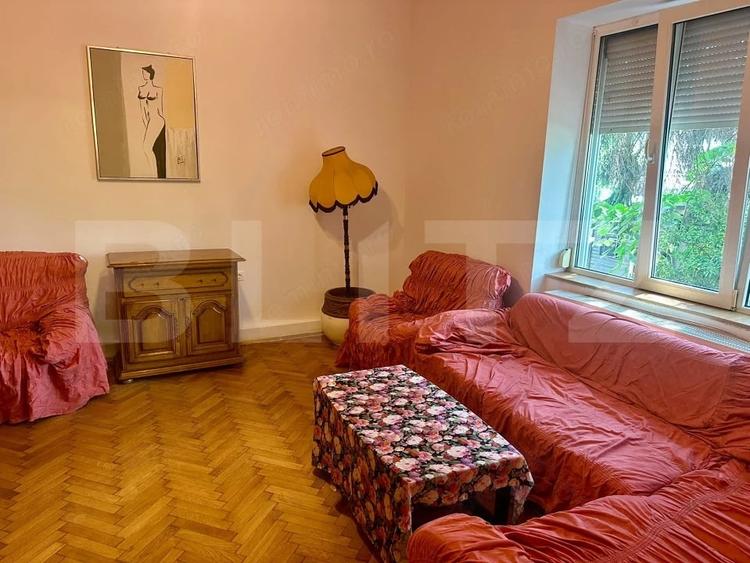 Apartament cu 3 camere decomandat în Dâmbovița