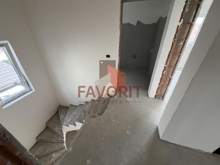 Duplex cu 4 camere cu Canalizare în Chișoda