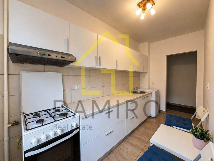 Apartament cu 2 camere semidecomandat în P-ța Romană