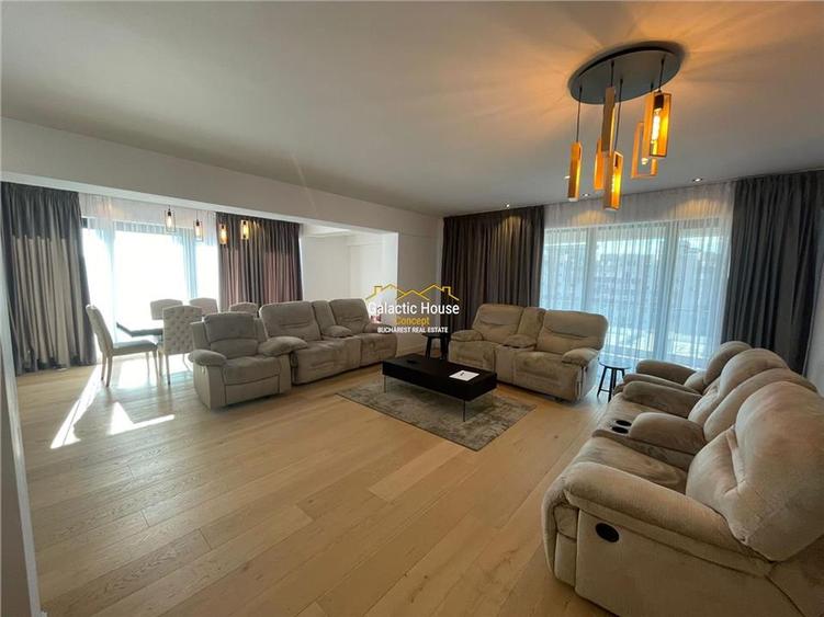 Penthouse cu 5 camere decomandat în Central