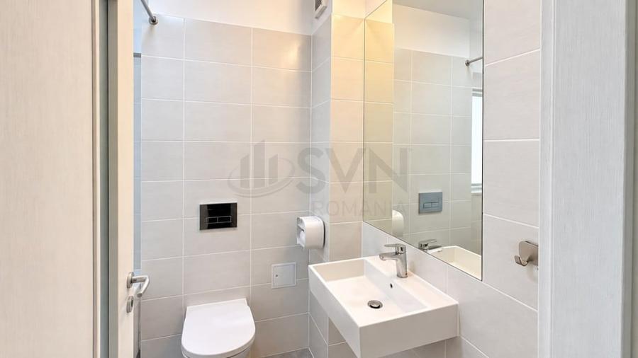 Apartament cu 3 camere semidecomandat în Barbu Văcărescu