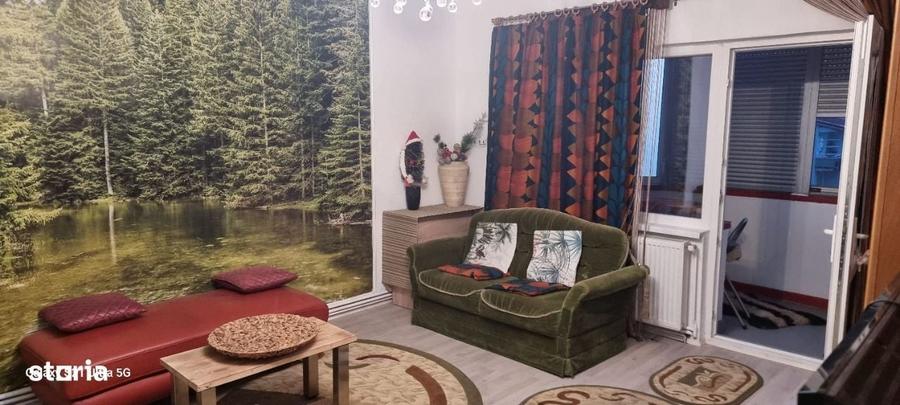 Apartament cu 3 camere decomandat în Ostroveni