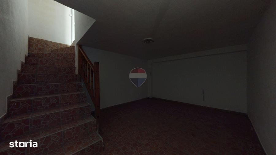 Apartament cu 3 camere în Florilor