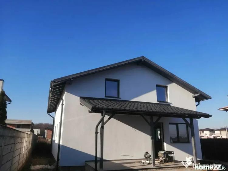 Casă cu 3 camere cu Teren 390 Mp în Păulești