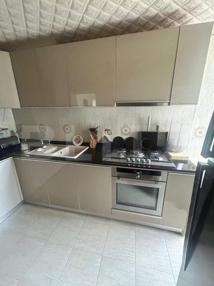 Casă individuală cu 8 camere cu Teren 450 Mp în Zărnești