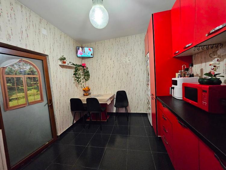 Casă individuală cu 3 camere cu Teren 100 Mp în Capitol