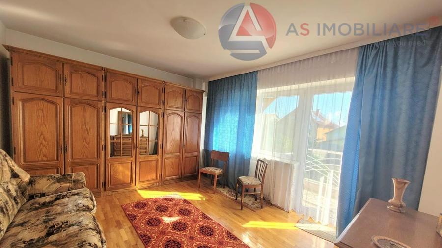 Casă cu 6 camere cu Canalizare în Tractorul