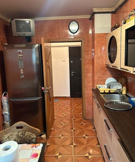 Apartament cu 3 camere decomandat în Alexandru Obregia