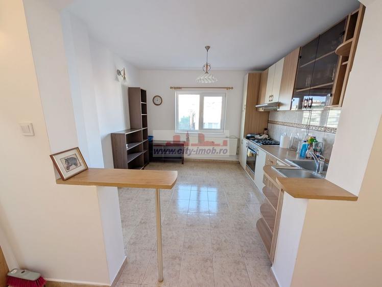 Apartament cu 2 camere decomandat în Victoriei