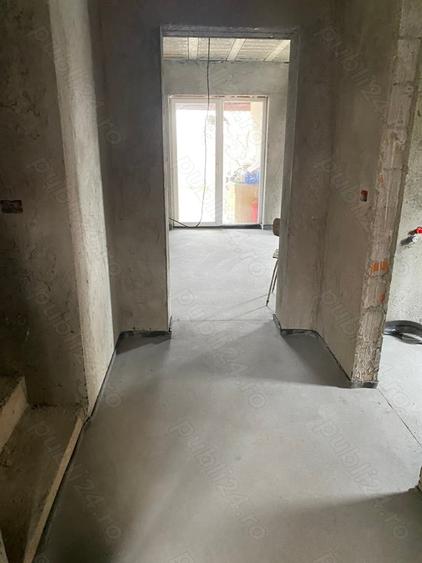 Casă cu 5 camere cu Teren 284 Mp în Ghiroda