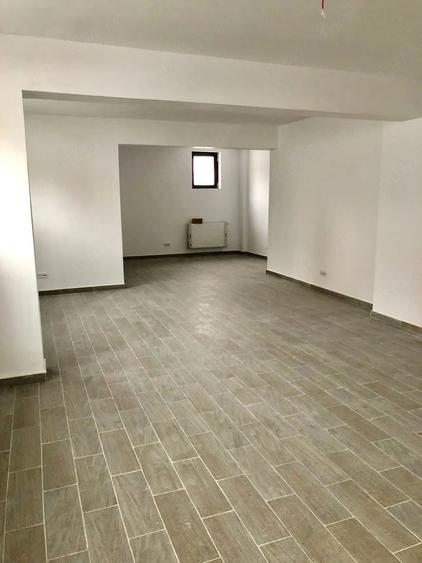 Spațiu comercial, de 126 mp, în Roșu