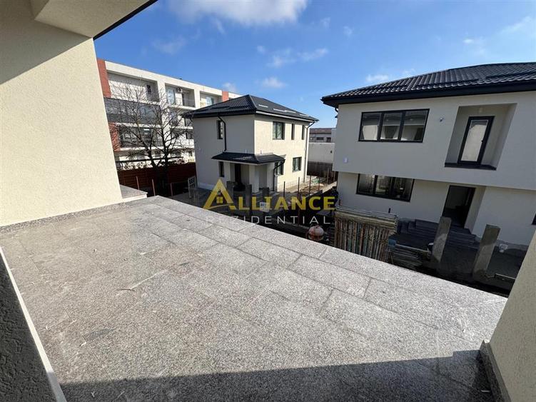 Duplex cu 4 camere cu Teren 219 Mp în Central