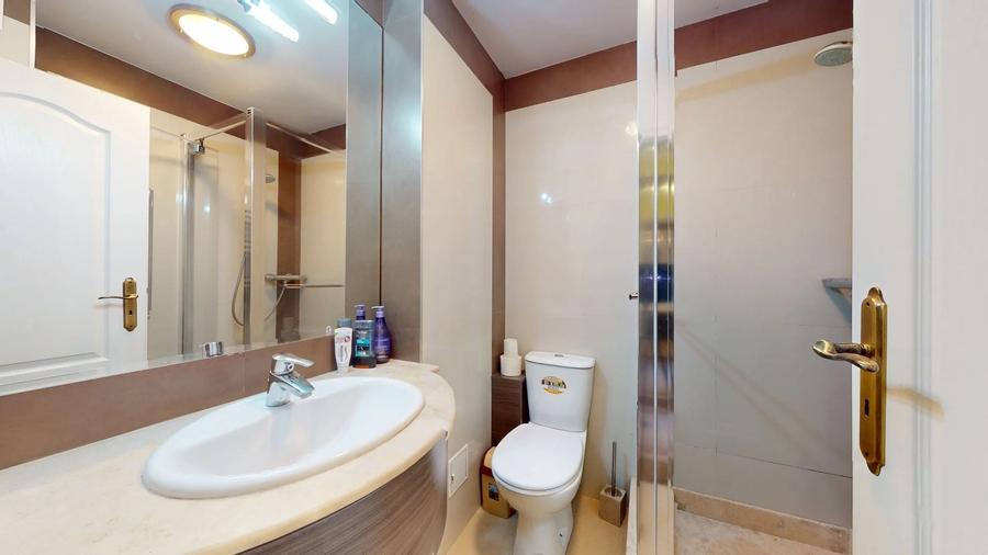 Apartament cu 3 camere decomandat, mobilat în Scriitorilor