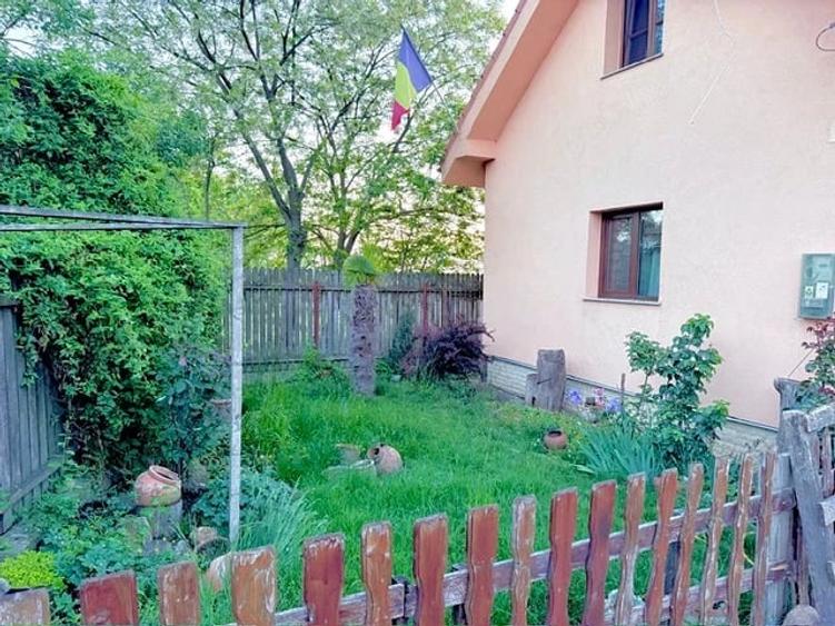 Casă cu 4 camere cu Teren 720 Mp în Cruceni