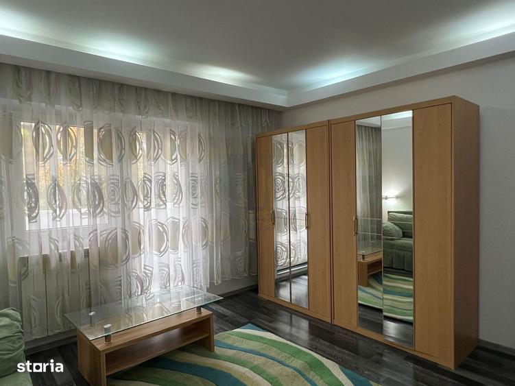 Apartament cu 3 camere decomandat, mobilat în Victoriei