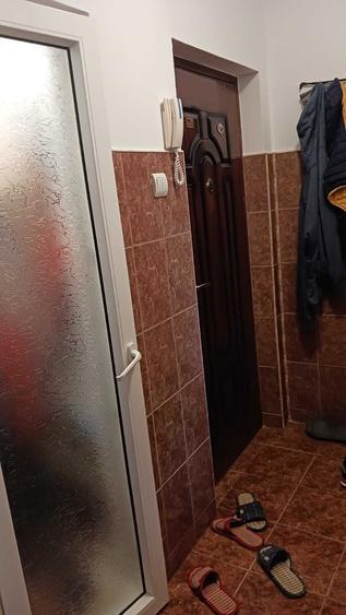 Apartament cu 2 camere semidecomandat în Micro 16