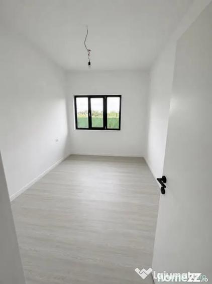 Casă cu 4 camere cu Teren 398 Mp în Cumpăna